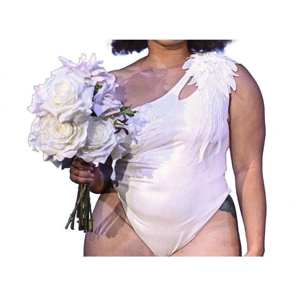 NEW GYV ME BODY countess one piece in ivory